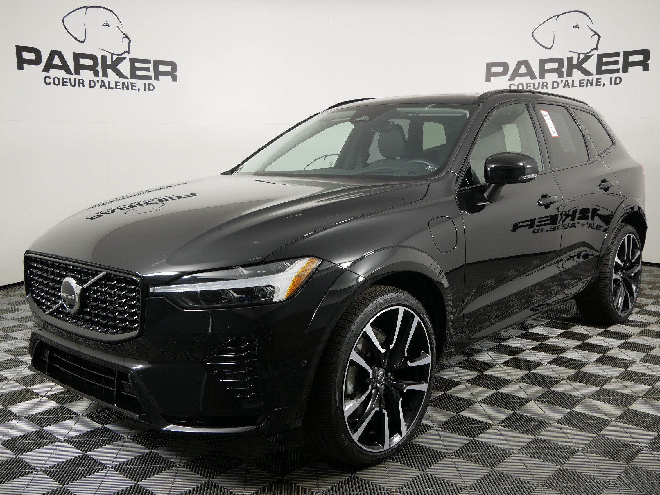 Used 2024 Volvo XC60 T8 Ultimate AWD/4WD image 1