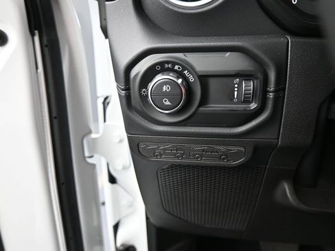 Used 2024 Jeep Gladiator Sport w/ Premium Package image 34