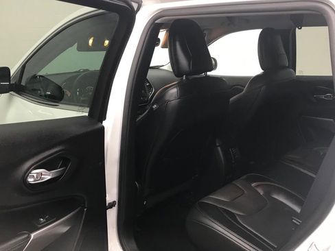 Used 2021 Jeep Cherokee Latitude Lux image 25