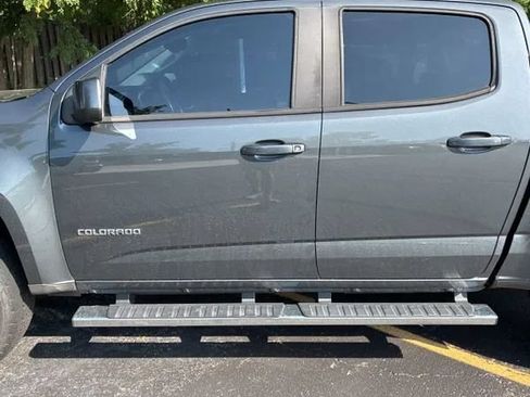 Used 2017 Chevrolet Colorado Z71 AWD/4WD image 3