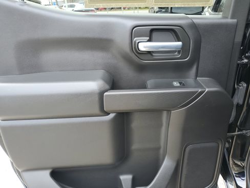 Used 2022 Chevrolet Silverado 1500 Custom image 14