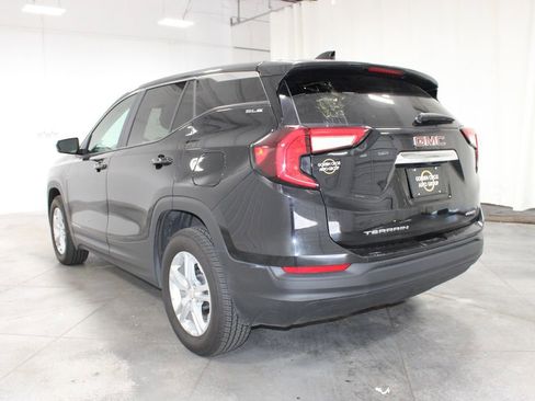 Used 2024 GMC Terrain SLE image 7