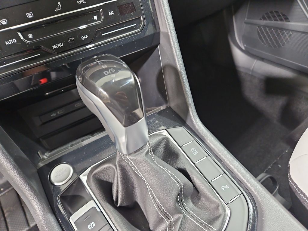 New 2026 Volkswagen Taos SE AWD/4WD image 22
