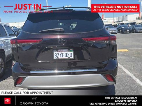 Used 2022 Toyota Highlander Platinum FWD image 5
