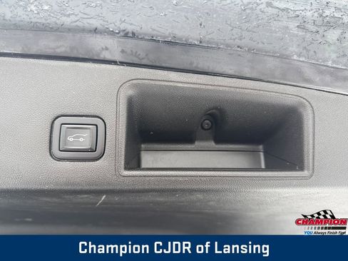 Used 2020 GMC Terrain SLT image 46