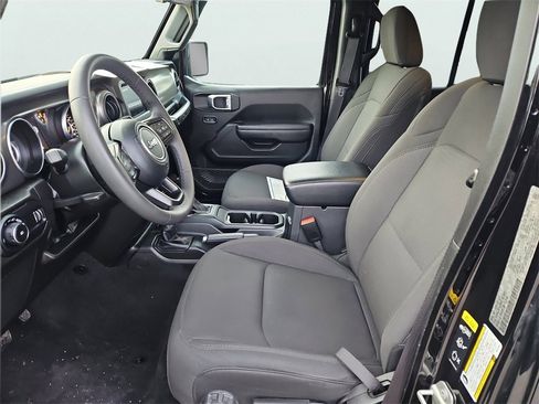 Used 2023 Jeep Wrangler Unlimited Sport image 26