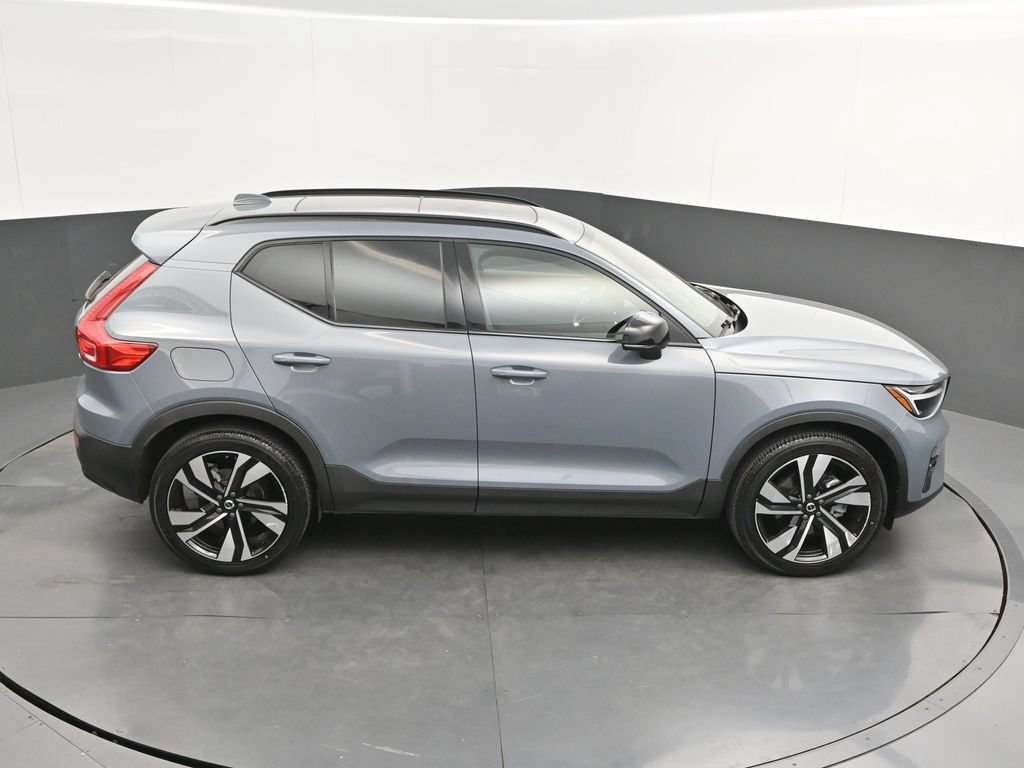 Certified 2023 Volvo XC40 B5 Plus w/ Climate Package AWD/4WD image 28