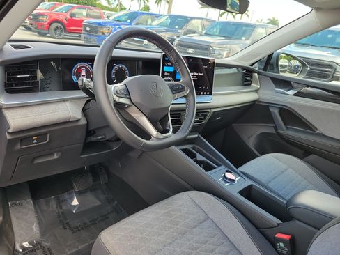 Used 2025 Volkswagen Tiguan S FWD image 12