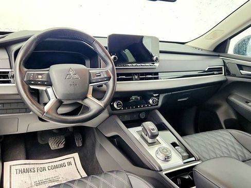 Used 2024 Mitsubishi Outlander SEL image 13
