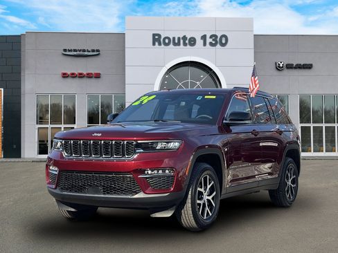 Used 2024 Jeep Grand Cherokee Limited w/ Trailer Tow Package AWD/4WD image 2