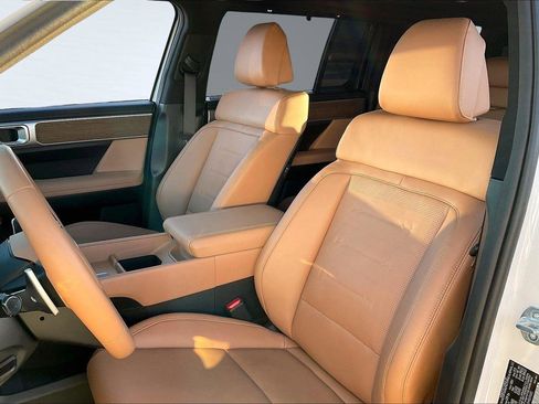 Used 2025 Hyundai Santa Fe Limited image 25