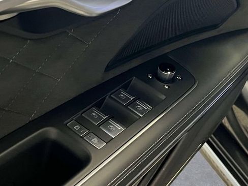 Used 2023 Audi S8 AWD/4WD image 16