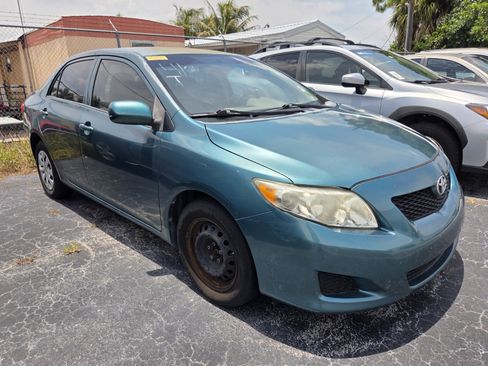 Used 2010 Toyota Corolla FWD image 2