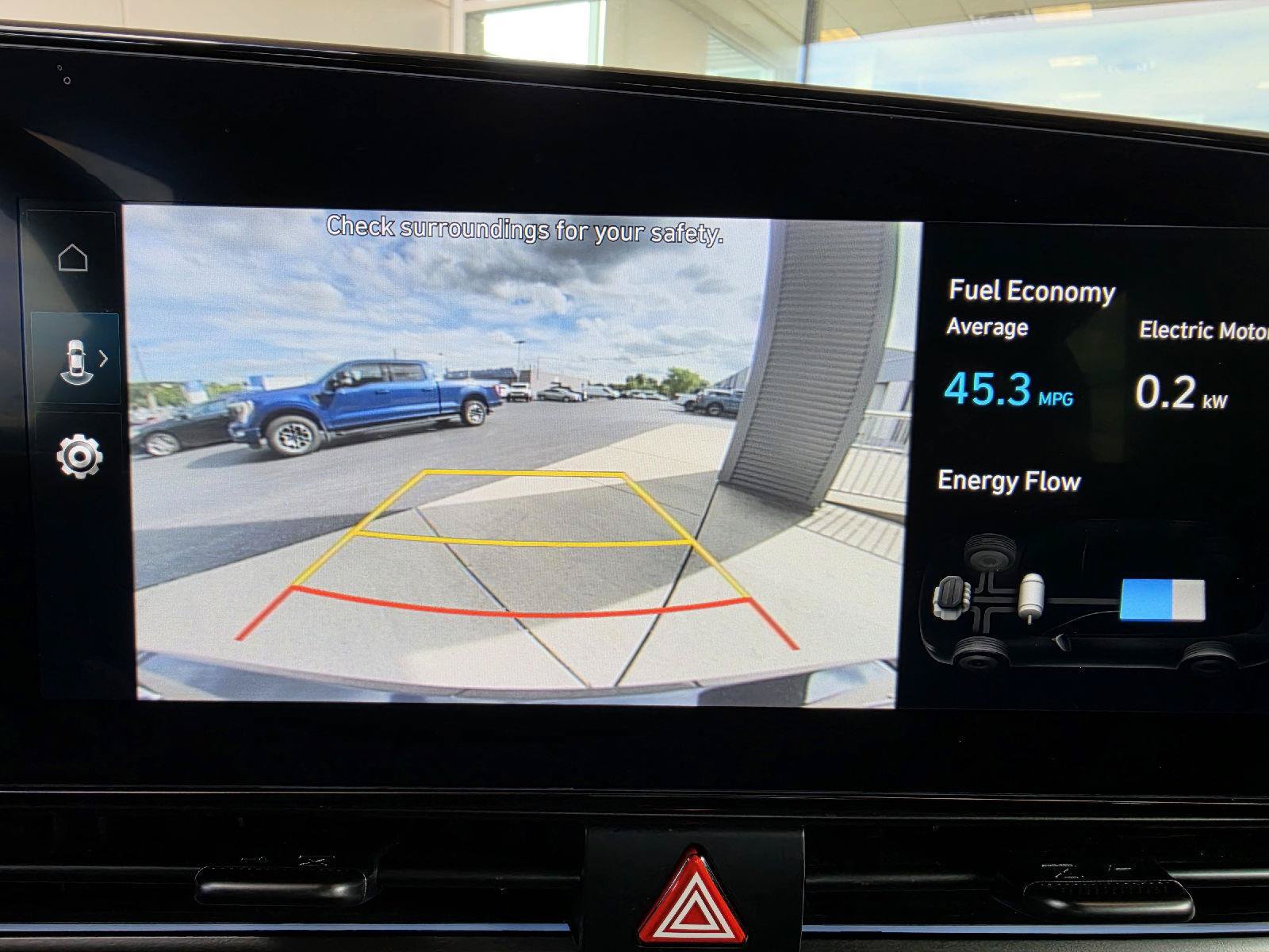 Used 2025 Hyundai Elantra SEL FWD image 16