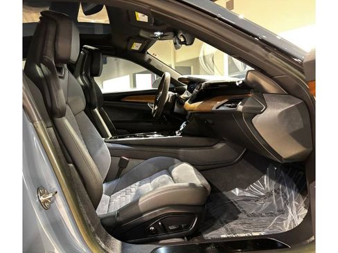 Used 2023 Audi e-tron GT Premium Plus image 23