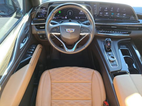 Used 2024 Cadillac Escalade ESV Sport w/ LPO, ONYX Package image 12