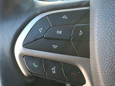 Used 2019 Jeep Grand Cherokee Laredo image 23