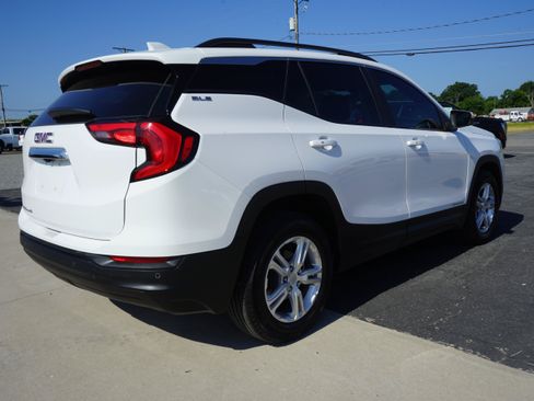 Used 2021 GMC Terrain SLE w/ Driver Convenience Package FWD image 5