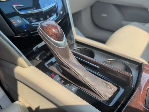 Used 2013 Cadillac XTS Premium AWD/4WD image 17