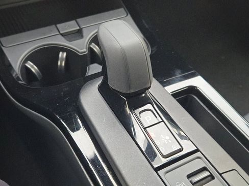 Used 2024 Toyota Prius LE image 31