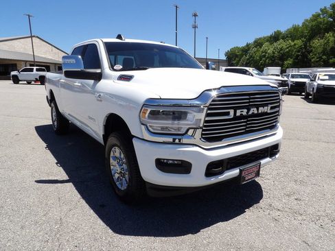 Used 2024 RAM 2500 Laramie w/ Safety Group AWD/4WD image 11