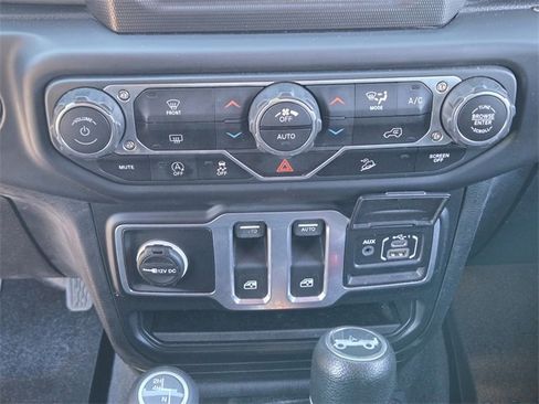 Used 2018 Jeep Wrangler Sport S image 17