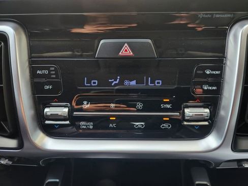 Used 2023 Kia Sorento EX image 18