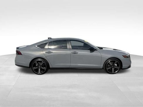 Used 2025 Honda Accord Sport image 9