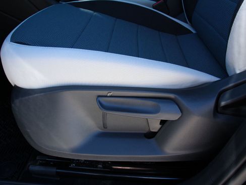 New 2026 Volkswagen Taos S image 15