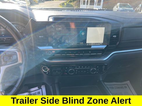 Used 2024 Chevrolet Silverado 2500 LTZ w/ LTZ Convenience Package image 19