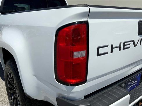 Used 2022 Chevrolet Colorado LT w/ LT Convenience Package AWD/4WD image 29