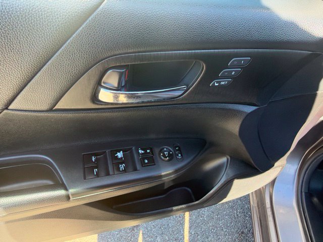 Used 2013 Honda Accord EX-L image 17
