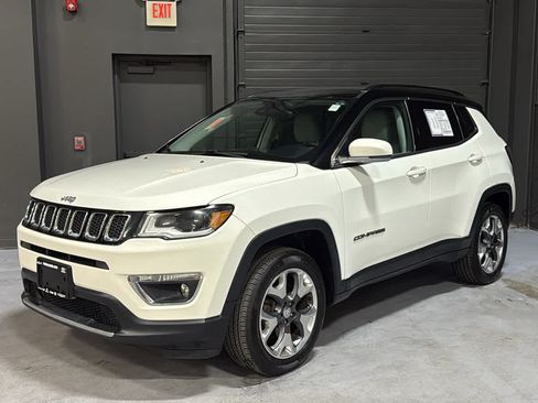 Used 2018 Jeep Compass Limited w/ Navigation Group AWD/4WD image 3