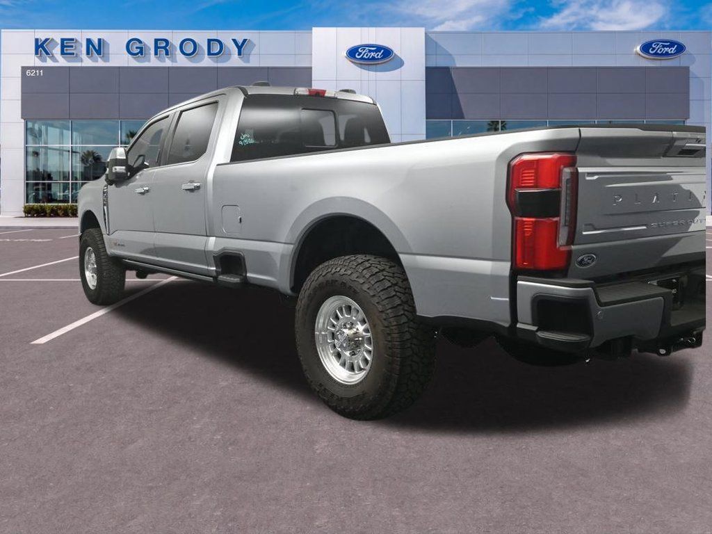 Used 2023 Ford F350 Platinum AWD/4WD image 8