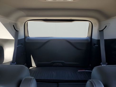 Certified 2023 GMC Acadia SLT image 25