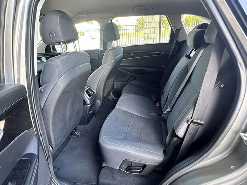 Used 2018 Kia Sorento L FWD image 32