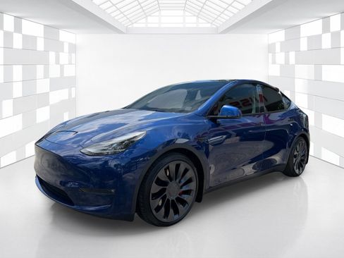 Used 2021 Tesla Model Y Performance AWD/4WD image 3
