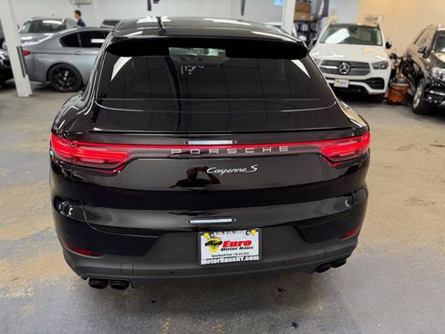 Used 2021 Porsche Cayenne S w/ Premium Package AWD/4WD image 9