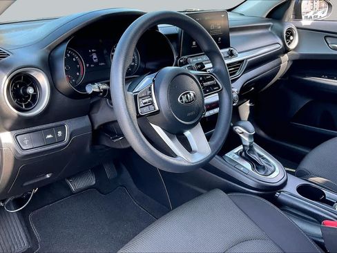 Used 2019 Kia Forte LXS FWD image 16