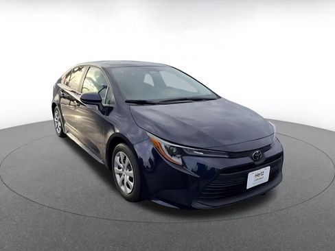 Used 2025 Toyota Corolla LE image 3