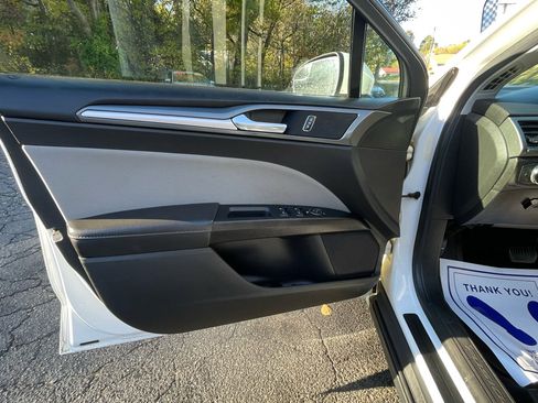 Used 2015 Ford Fusion S image 16