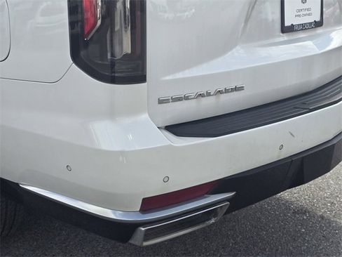 Used 2021 Cadillac Escalade ESV Premium Luxury image 11