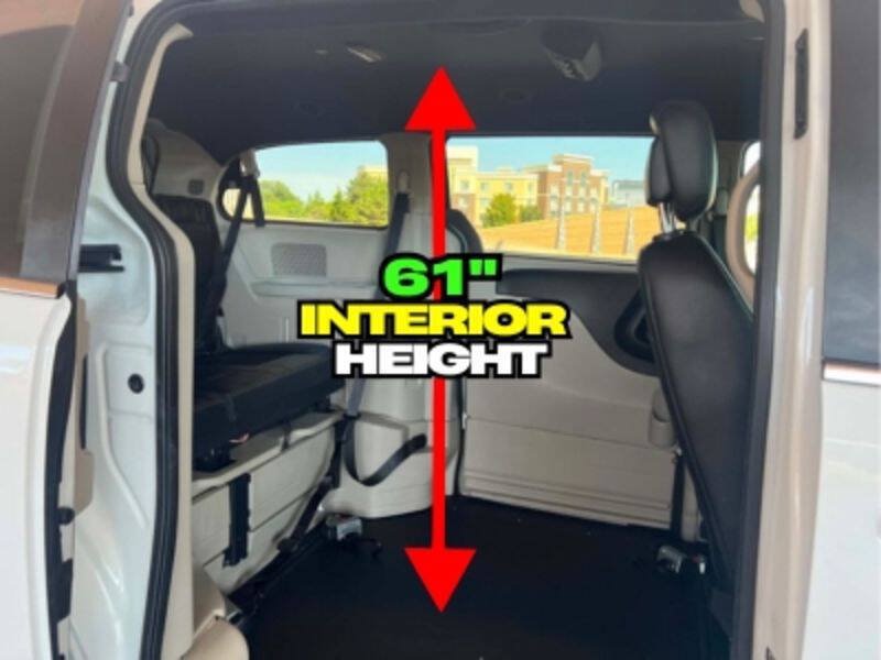 Used 2018 Dodge Grand Caravan SXT FWD image 41