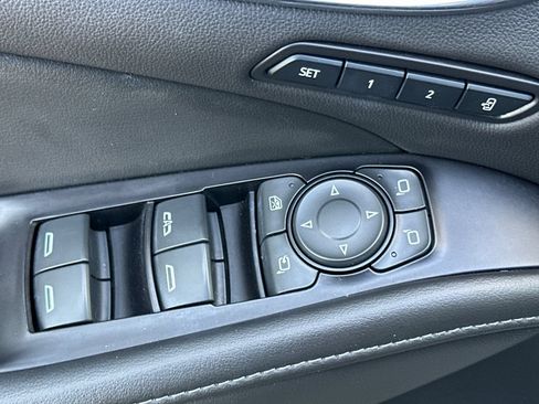 Used 2020 Buick Enclave Avenir w/ Avenir Technology Package AWD/4WD image 14