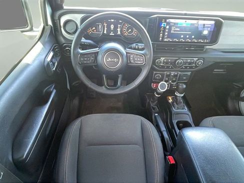 Used 2024 Jeep Wrangler Willys image 18