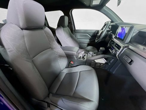 Certified 2025 Toyota Tacoma SR5 AWD/4WD image 23