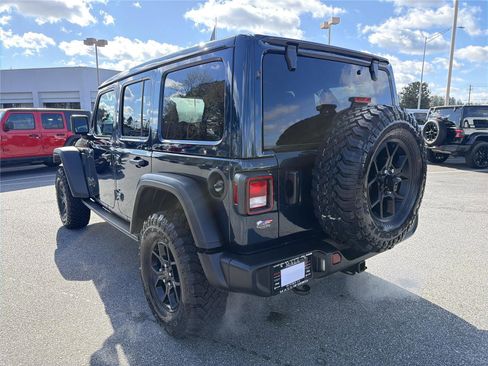 Used 2025 Jeep Wrangler Willys image 8