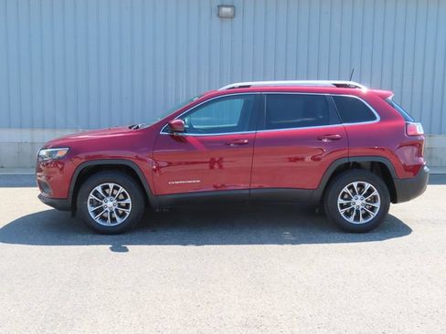 Used 2019 Jeep Cherokee Latitude Plus w/ Cold Weather Group AWD/4WD image 9
