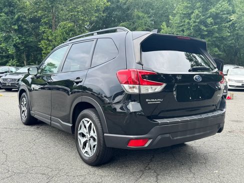 Used 2020 Subaru Forester Premium AWD/4WD image 3