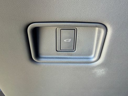 Used 2024 Land Rover Range Rover Sport SE image 41